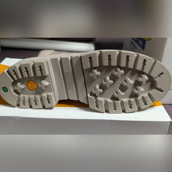 Timberland Women's Tan Chelsea Boots - Picture 4 of 6